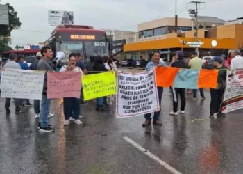 Foto: redes sociales // Demandan finiquitos los jubilados del Cobao; oídos sordos de la directora Delfina Guzmán.