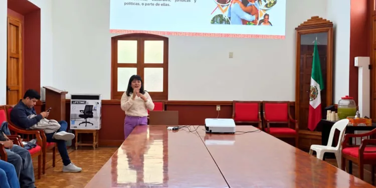 Esta legislación reconoce el derecho de los pueblos y comunidades sobre los elementos que integran su patrimonio cultural.