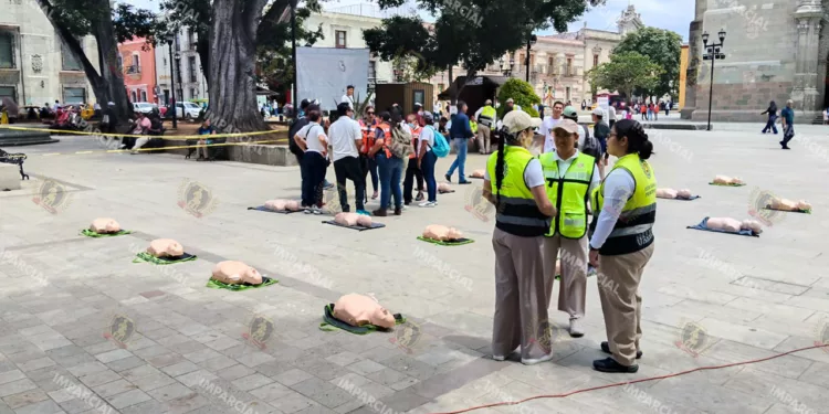 Foto: Jesús Santiago // Fallido simulacro al silenciar la alerta sísmica, a pesar de las cifras alegres por la participación ciudadana.