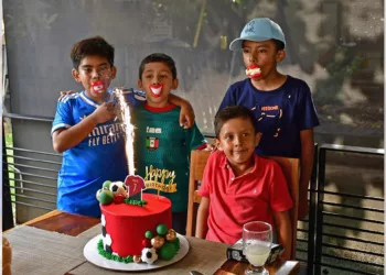 Fotos: Rubén Morales // Familiares y primos acompañaron a Mauricio en la celebración de sus nueve años.