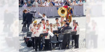 Esta Banda Sinfónica nació como un proyecto para rescatar las tradiciones musicales y respaldar el talento infantil y juvenil.