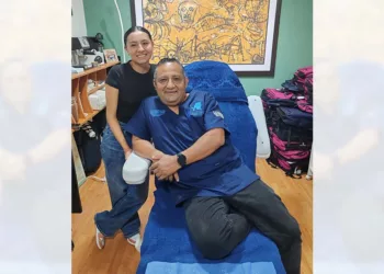 Fotos: Omar Maya/Gil Obed González // Nayeli Elizabegth Díaz Rivera está estudiando cosmetología, así que ayer fue su día.