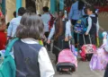 Foto: Adrián Gaytán // Para muchos es el primer día de clases, el inicio del sueño por una educación de calidad.