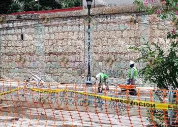 Foto: Lisbeth Mejía // Los trabajos de rehabilitación de la plazuela del Carmen Alto.