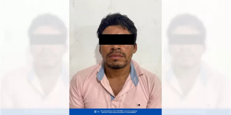 El imputado M.C.D. fue asegurado en el centro de Matías Romero con un arma corta y 30 dosis de la droga sintética conocida como “cristal”.