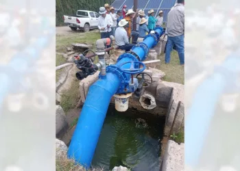 Foto: Conagua // Abasto de agua para productores de maíz de la mixteca alta oaxaqueña.