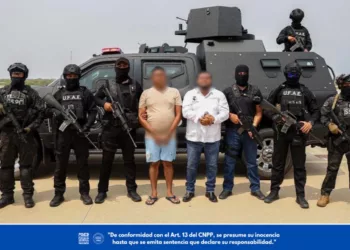El alcalde de Juchitán, M.S.A. “Quetu”, y C.A.P.L. “La Parka” fueron custodiados por fuerzas federales y estatales durante su traslado al juzgado de control.