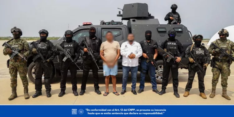 El alcalde de Juchitán, M.S.A. “Quetu”, y C.A.P.L. “La Parka” fueron custodiados por fuerzas federales y estatales durante su traslado al juzgado de control.