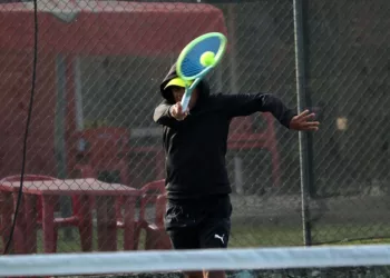 Las canchas del Club Brenamiel lucen su máximo esplendor con el desarrollo de los partidos de singles en la Copa Independencia 2026.