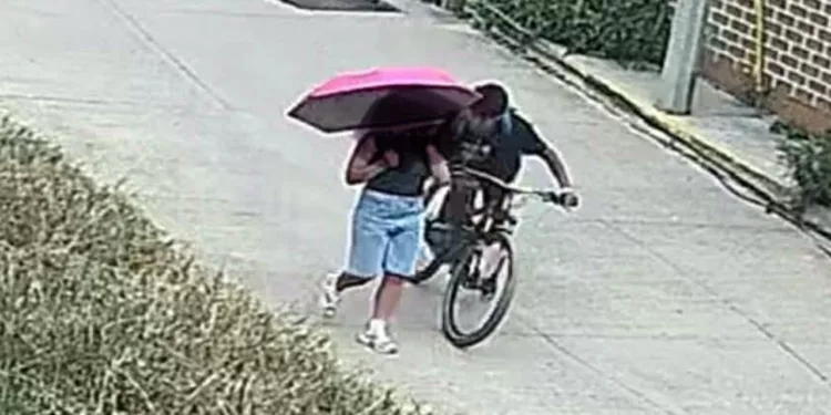 Foto: internet // Ciclista que agredió y tocó sin su consentimiento a una joven en calles de Ánimas Trujano, fue exhibido en las redes sociales.