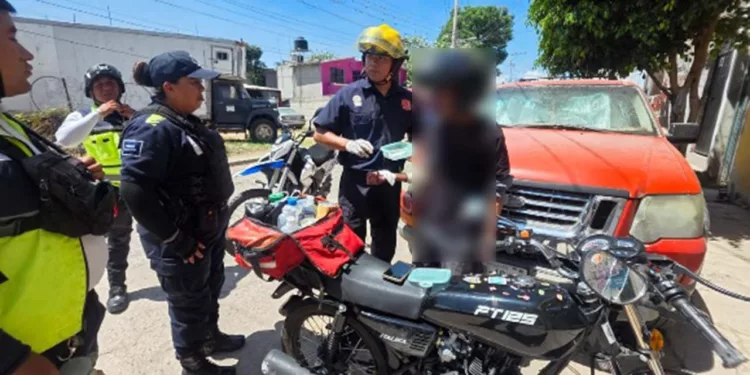 El joven de 18 años conducía una motocicleta marca Itálika FT 125, color negro.