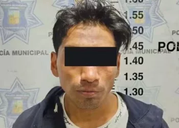 El presunto ladrón fue capturado tras intentar huir a pie.