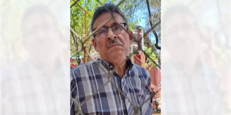 Este es el funcionario que corrió al comunicador.