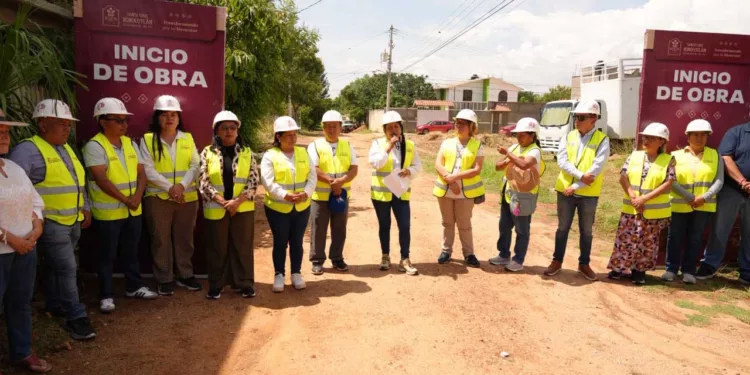 Foto: cortesía // Obras de pavimentación para mejorar la vialidad en Santa Cruz Xoxocotlán.