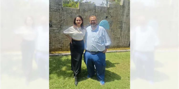 Foto: Rubén Morales // Soledad Balderas y el Lic. Arturo David Vásquez Urdiales, durante un agradable desayuno en un conocido restaurante de la ciudad.