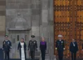 “Los recordamos con el corazón”: presidenta Claudia Sheinbaum encabeza izamiento de bandera a media asta en memoria de las víctimas de los sismos de 1985 y 2017
