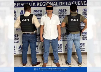 Agentes estatales de investigación arrestaron al implicado R.R.E. mediante una orden de aprehensión por el delito de secuestro agravado.