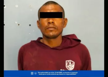 ¡Intentó escapar y llevaba presuntas drogas! Procesan a hombre por narcomenudeo en Tehuantepec
