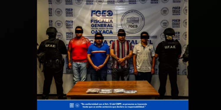 ¡Cercan a estructura de ASAEO! Caen operador financiero y ex mando policial
