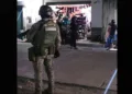 ¡Revientan tres domicilios en Huajuapan! Cuatro detenidos y presunta droga asegurada
