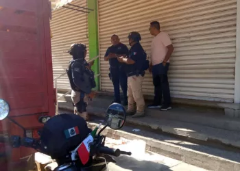 Lo buscan por asaltar un comercio y acuchillar a su expareja en Juchitán