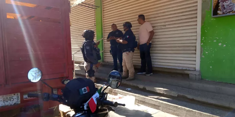 Lo buscan por asaltar un comercio y acuchillar a su expareja en Juchitán