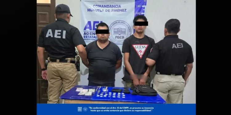 Caen dos con presunto cristal en el kilómetro 54 del tramo Santa Cruz Acatepec-Huautla de Jiménez