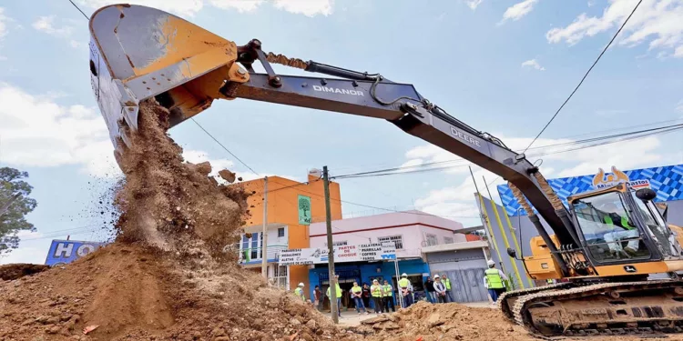 Foto: Municipio Oaxaca de Juárez // Censuran regidores apresuramiento, falta de planeación y transparencia en las obras del distribuidor de Viguera.