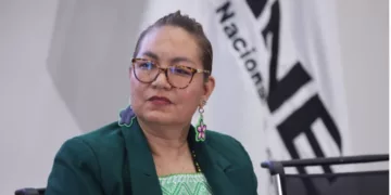 Sacudida en el INE: Renuncia la secretaria ejecutiva antes del proceso 2027