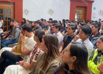 Foto: Yadira Sosa // Conferencia sobre Desarrollo Humano y Psicología Preventiva en el ICJO con la que concluyó la campaña Septiembre, mes de la prevención del suicidio.