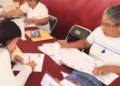 Contratación de normalistas por parte del IEEPO el pasado mes de abril.
