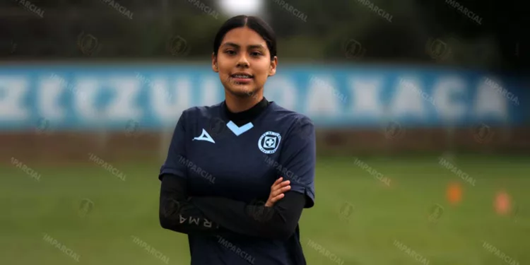 Dania Reyes asistirá a Cruz Azul Sub 15 en la Ciudad de México.