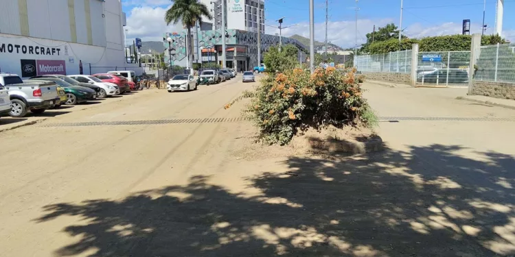 Foto: Municipio de Oaxaca de Juárez // Desde el 19 de agosto “entregaron” la obra, a medias. No ha sido pavimentada, luego de un retraso de 8 meses en la conclusión proyectada.
