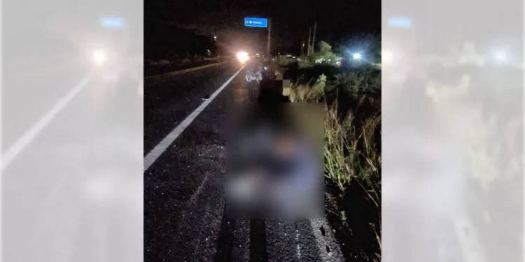 El cuerpo del menor quedó sin vida tras el fuerte impacto contra el autobús.