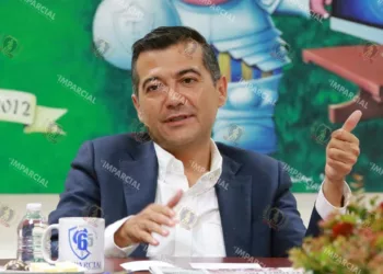 Foto: Adrián Gaytán // El senador Luis Alfonso Silva Romo habló sobre los retos que enfrenta Oaxaca y planteó una eventual ruta de gobierno basada en cercanía ciudadana y resultados.