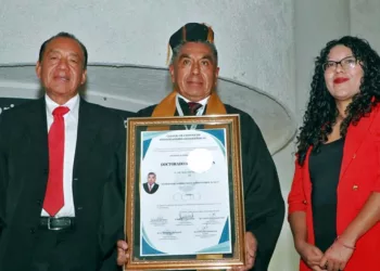 Noel Jiménez Santiago recibió el reconocimiento Honoris Causa por su trayectoria profesional.