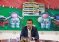 Foto: Adrián Gaytán // En la mesa de trabajo con periodistas, Luis Alfonso Silva Romo dio cuenta de la labor realizada en el senado y su visión de Oaxaca, capital.