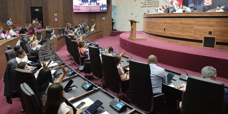 Foto: Congreso de Oaxaca // Entregan la propuesta de reforma a la Constitución Política del Estado de Oaxaca. El Congreso, con la responsabilidad histórica de los cambios.