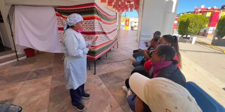 Familias de Nochixtlán aprovecharon los servicios gratuitos de atención y orientación dental.