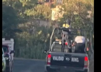 IMÁGENES | Video sacude a Vialidad Municipal en Huajuapan por presunta golpiza