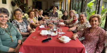 Geña Campa y Toña Díaz recibieron felicitaciones y buenos deseos durante el ameno desayuno.
