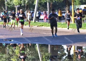Fotos: Leobardo García Reyes // La Carrera Nahúm Carreño Vásquez tuvo numerosa asistencia.