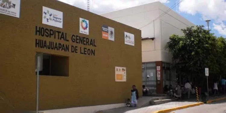 La madre fue estabilizada en el lugar y trasladada de urgencia al Hospital General Pilar Sánchez Villavicencio.