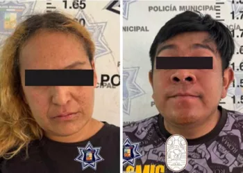 La pareja fue trasladada y quedó a disposición de la Fiscalía Local.