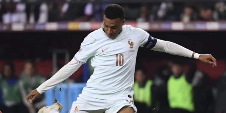 Francia vence a Turquía en el debut de Zidane, pero pierde a Mbappé por lesión