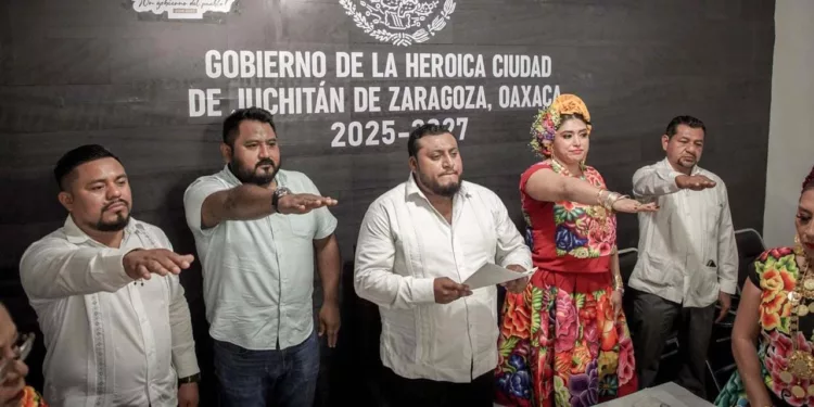 Foto: Archivo El Imparcial // Miguel Sánchez Altamirano toma protesta a funcionarios de su cabildo el 1 de enero de 2025.