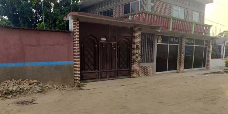 Peritos procesaron la calle 21 Norte en el barrio Aviación tras el asesinato a balazos de un joven de 24 años.