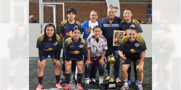 Pim Pom es el campeón del Torneo Mixto Nocturno de la Liga El Chilar.