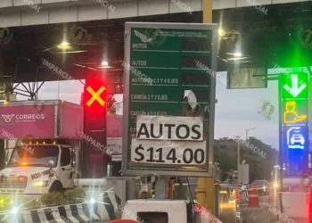 Foto: Jorge Luis Plata // Pagan millones de pesos por la señalética, colocan tarifas rotuladas a mano.