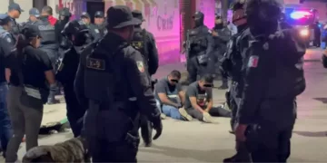¿Arriesgar la vida por $8,000? 134 mil policías ganan menos que un sicario del CJNG